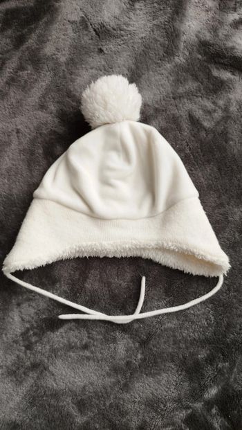 Bonnet fourré avec cache oreille