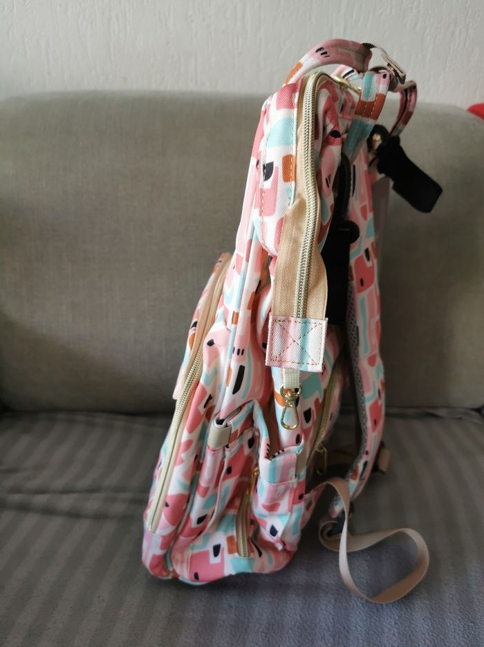 Sac à langer avec prise USB intégrée - photo numéro 8