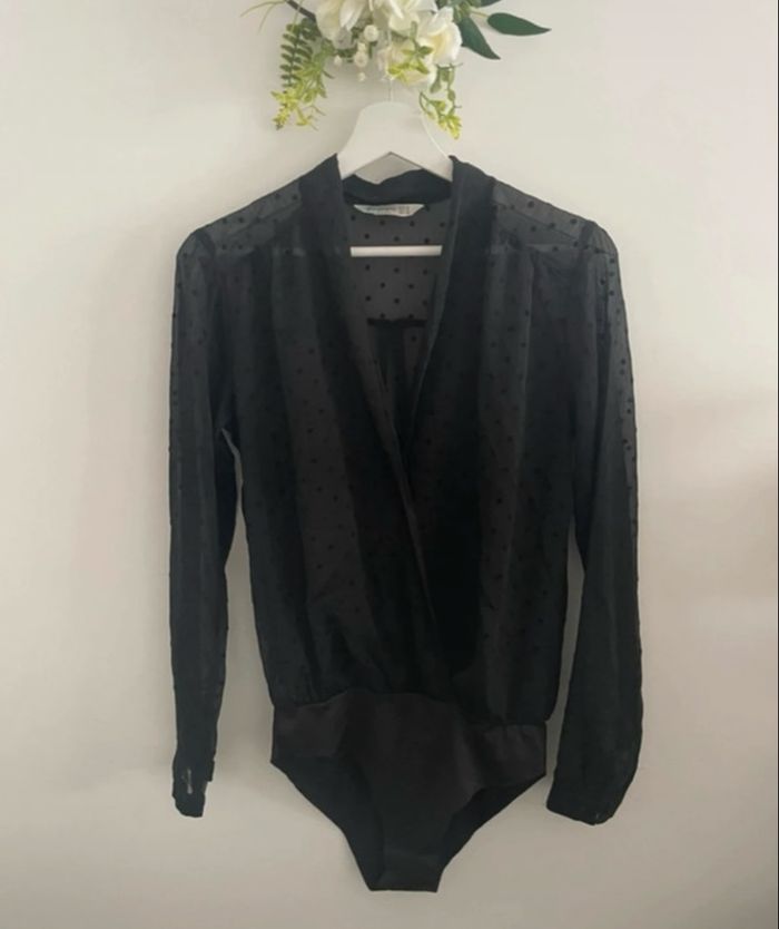 🌸jolie Body manches longues transparent à pois taille M stradivarius 🌸