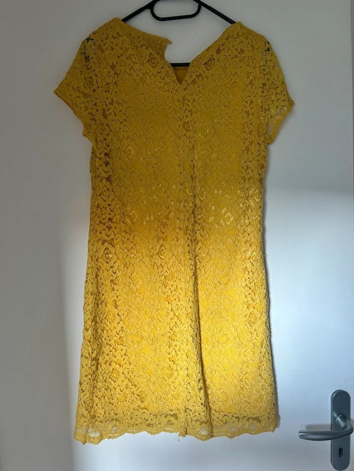 Robe d’été jaune à dentelle taille M - photo numéro 3