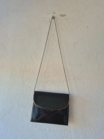 Petit sac à bandoulière vernis uni