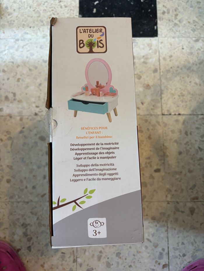 Coiffeuse en bois neuve - photo numéro 4