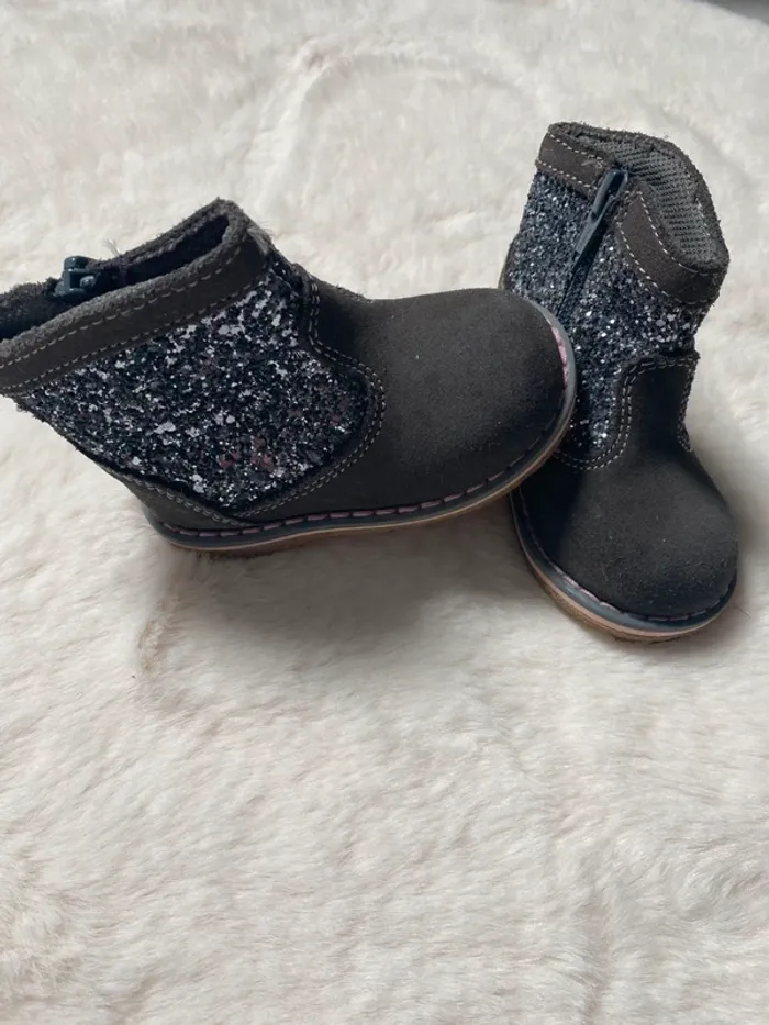 Sublimes bottines bébé fille André – Taille 19 - photo numéro 2