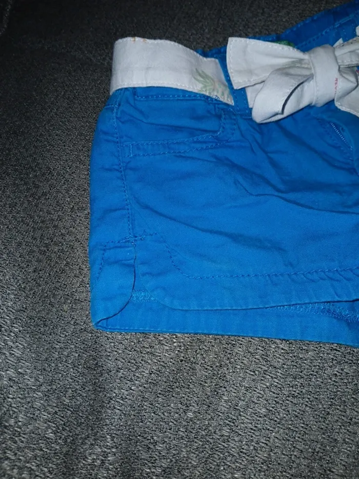 Short bleu 2 ans - photo numéro 2