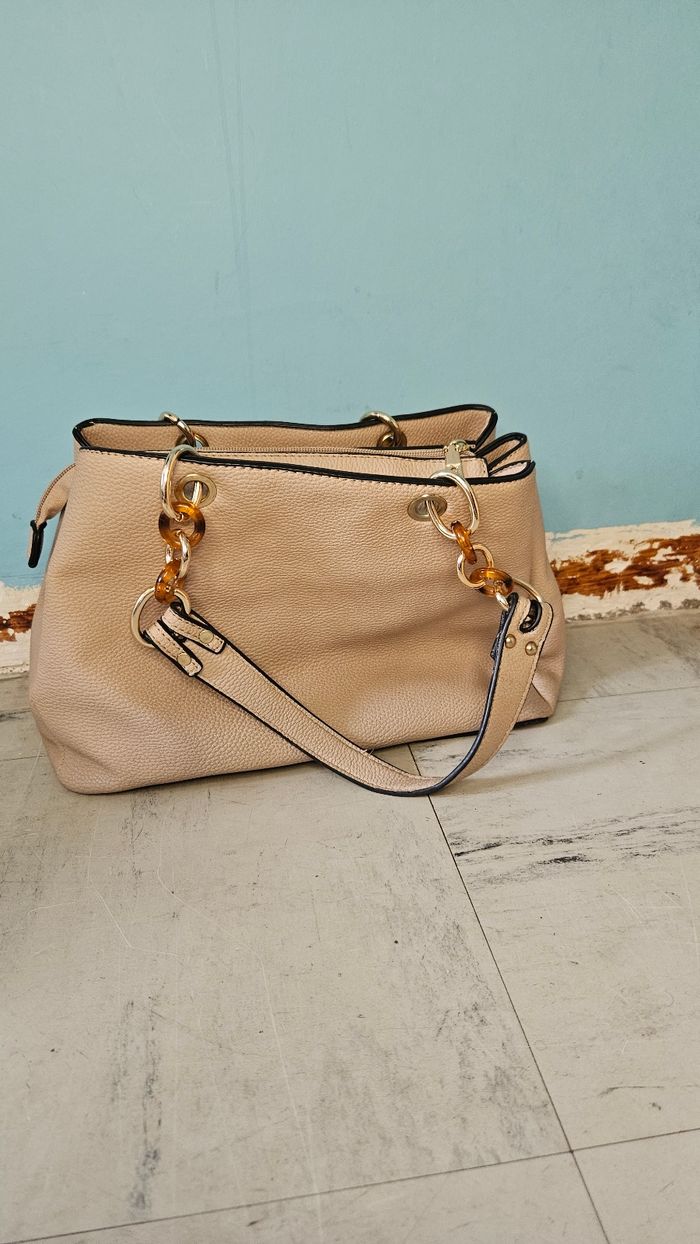 Sac a main beige chaînes 3 compartiments bon état global - photo numéro 2