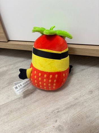 Peluche minions en fraise