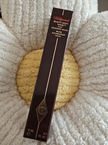 Blush highlighter Charlotte Tilbury