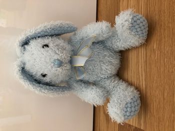 Lapin en peluche
