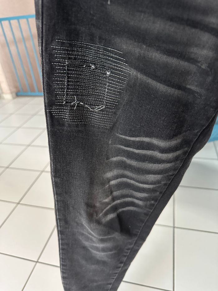Jeans Slim noir effet usé taille 36 Desigual bas brodé et zip - photo numéro 8