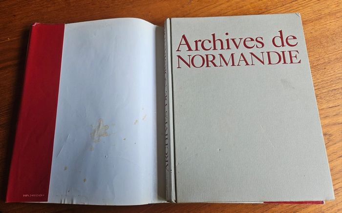 "Archives de Normandie".
242 pages.
ISBN : 2.85132.028.9 - photo numéro 10