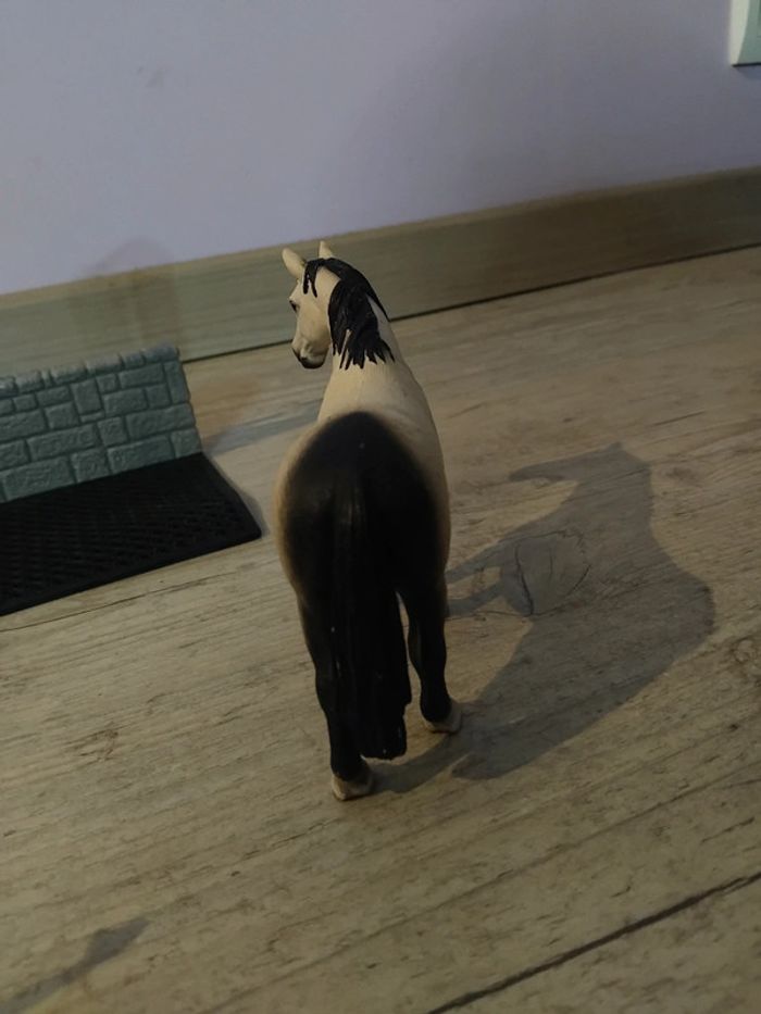 Cheval Schleich avec box de lavage - photo numéro 8