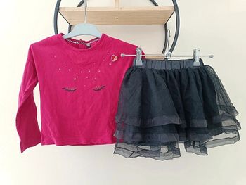 4 ans ensemble teeshirt Catimini et jupe sans marque