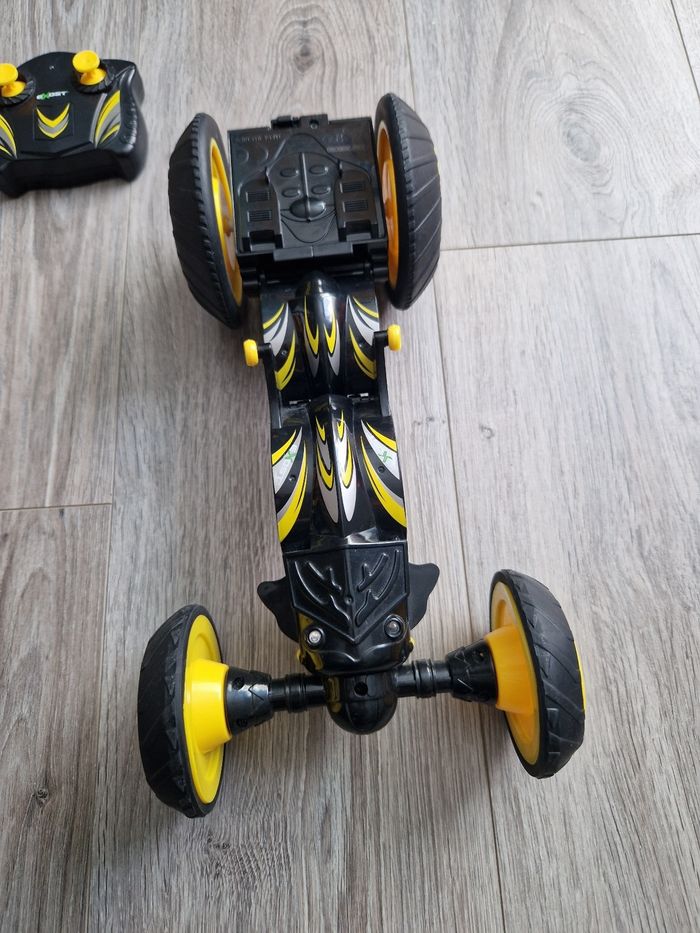 Voiture télécommandé - photo numéro 5