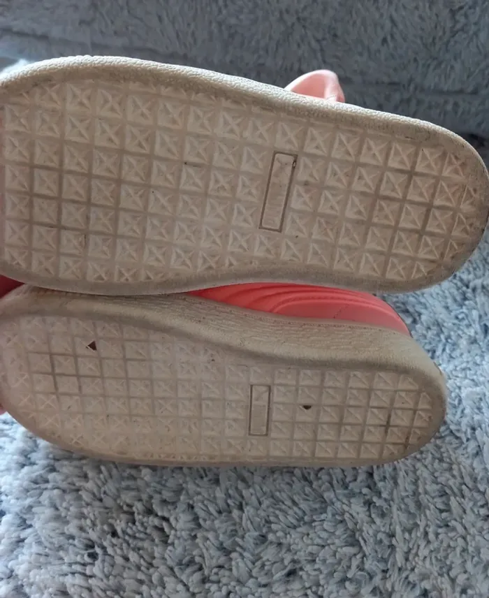 Baskets taille 24 - photo numéro 5