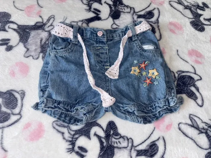 Short fille
