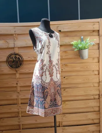 Jolie robe taille L