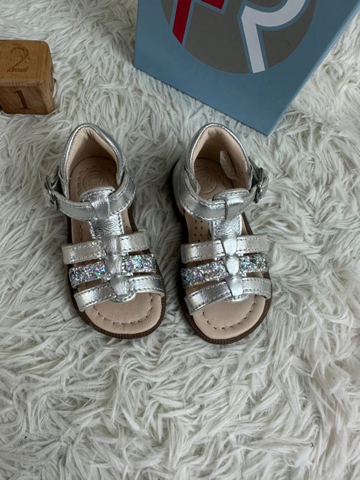 Paire de sandales Franco Romagnoli taille 21 - photo numéro 4