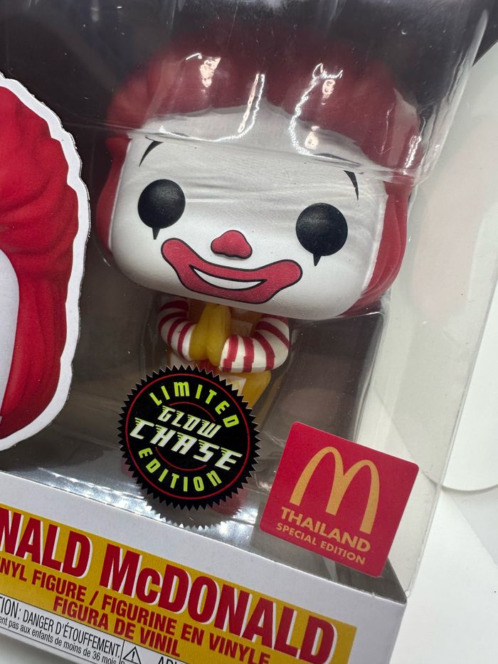 Funko Pop Ronald McDonald 139 Glow Chase Thailand Exclusive - photo numéro 2