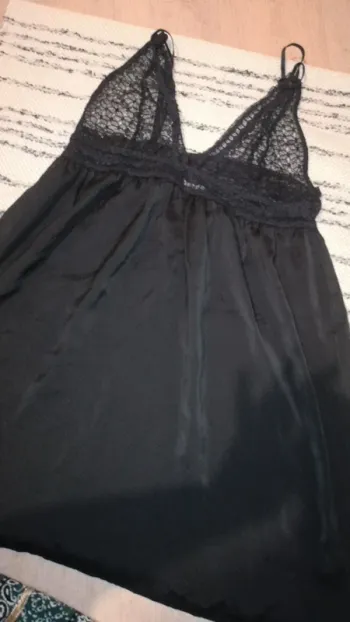 Nuisette noir dentelle