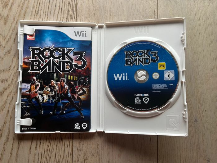 RARE - Jeu Nintendo Wii - Rockband 3 Complet - photo numéro 2
