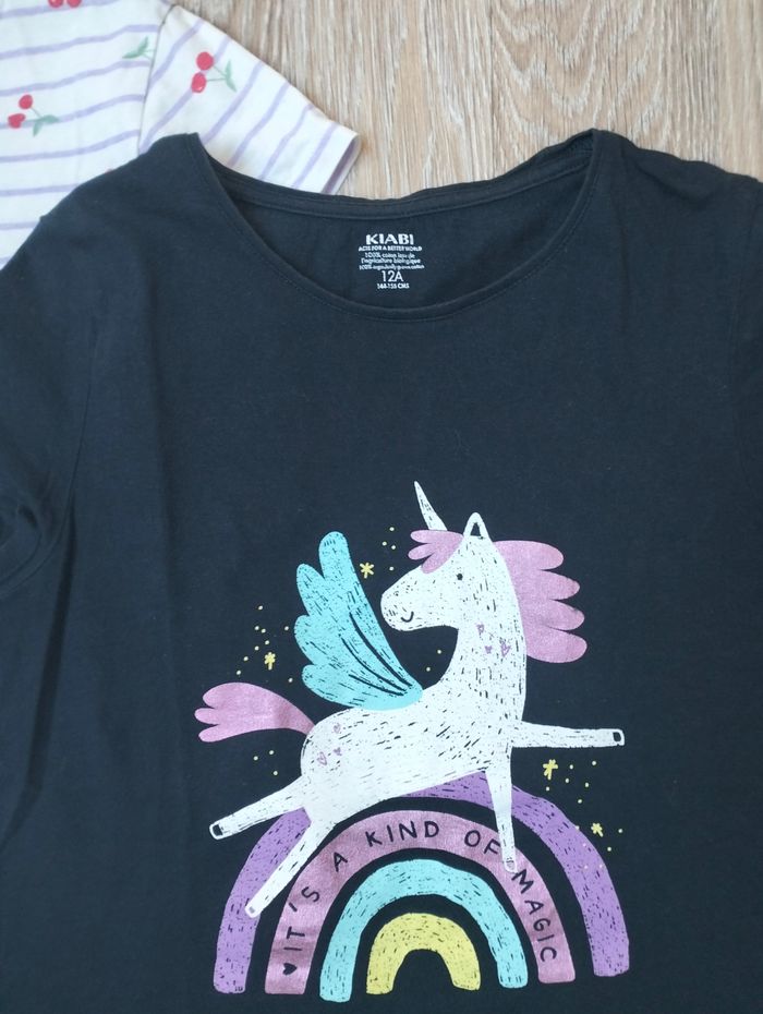 Deux tee-shirts 12 ans - photo numéro 2