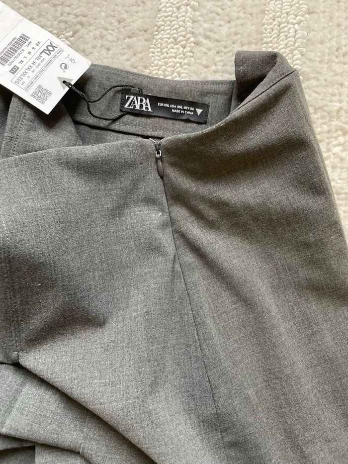 Jupe short Zara T44 - photo numéro 2