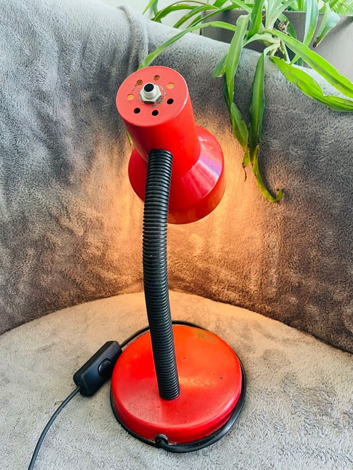 Lampe de bureau vintage en métal rouge 90’s - photo numéro 3