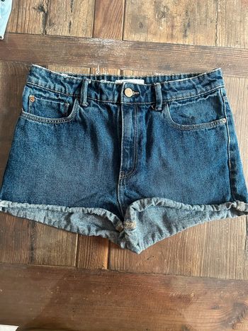 Short en jean bleu foncé mango taille 38 en très bon état