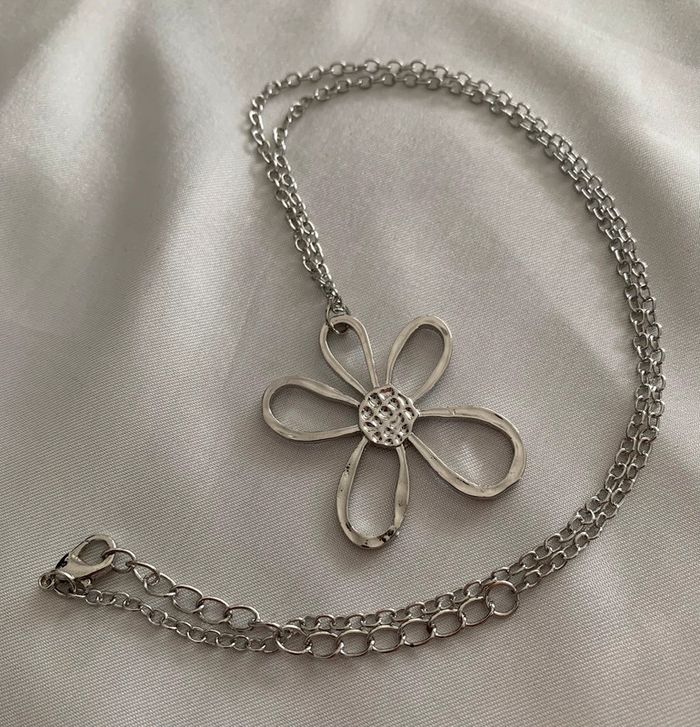 Collier fleur bohème argenté en alliage de zinc - photo numéro 5