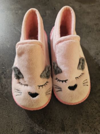 chaussons mignons pour enfant, taille 19.