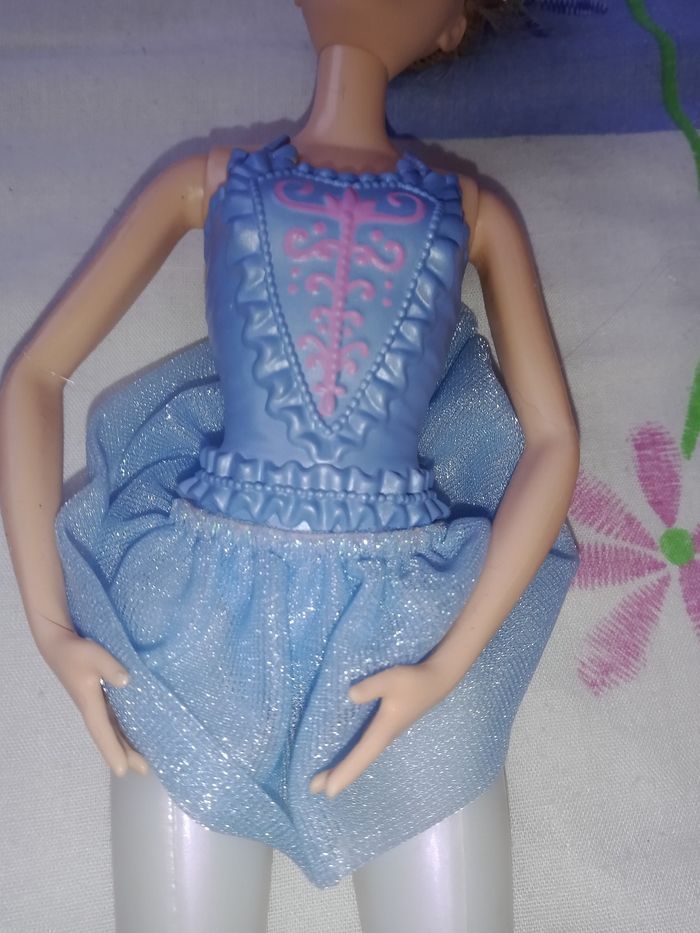 Poupée Barbie danseuse étoile cendrillon Mattel - photo numéro 3