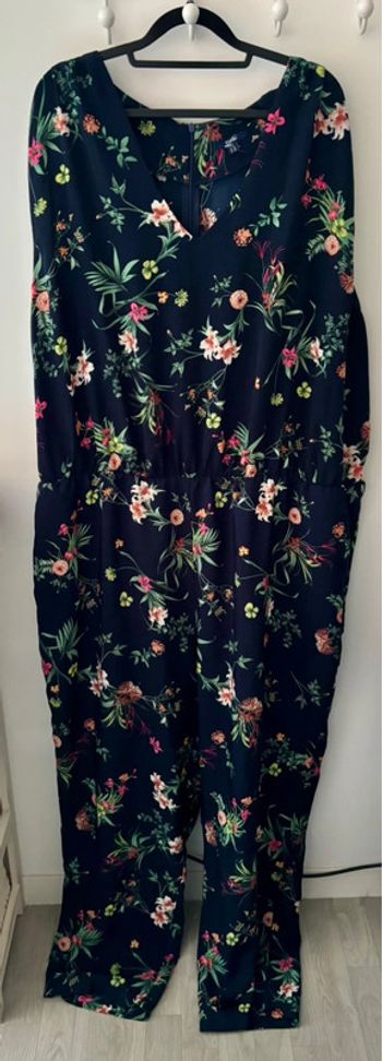 Combi pantalon sans manches parfait état taille 56 marine fleurie Kiabi