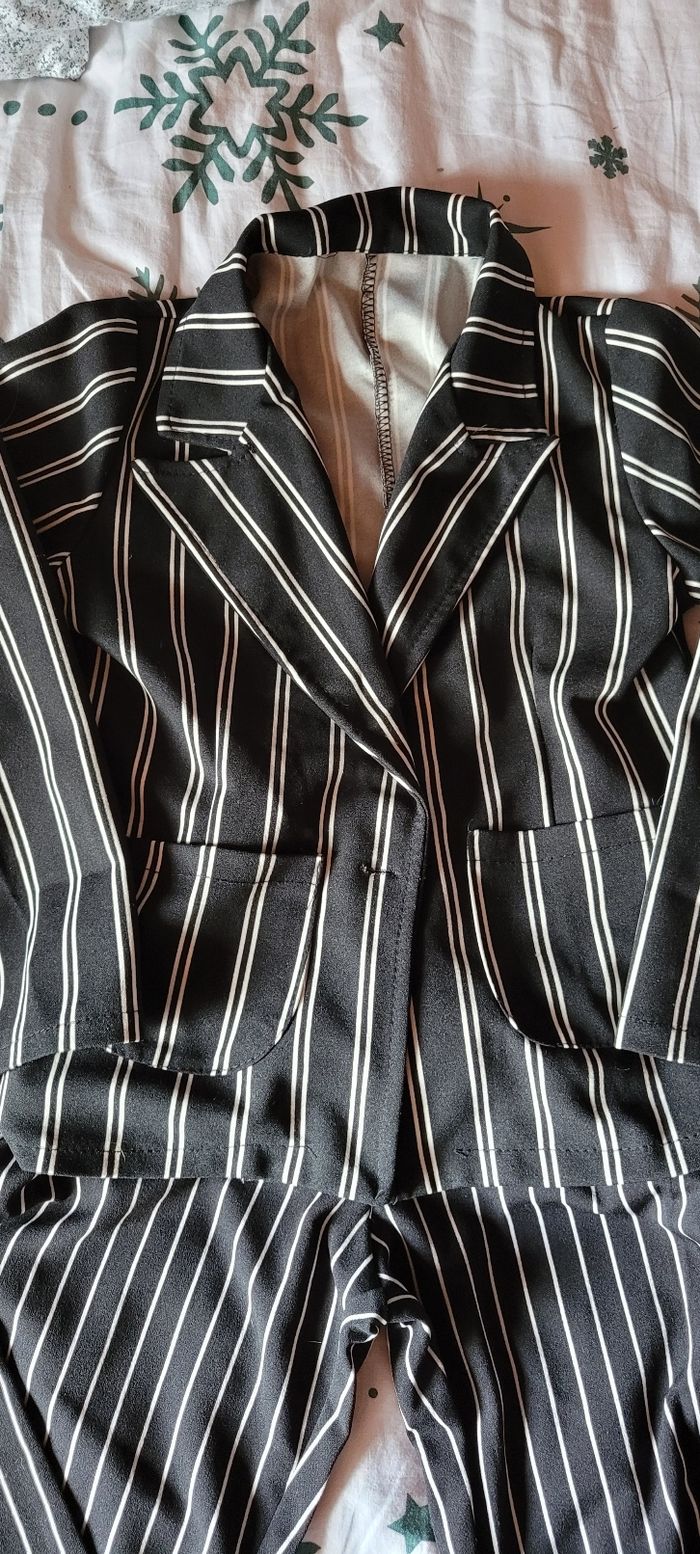 Costume 2 pièces - photo numéro 2