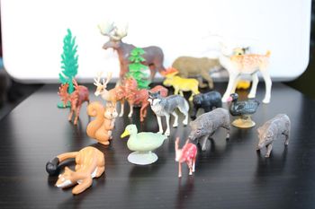 Lot figurines animaux de la forêt