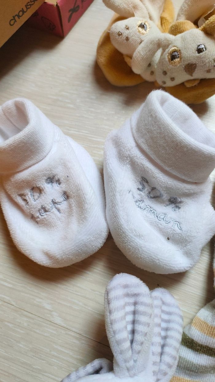 Lot vêtements un mois mixte - photo numéro 5