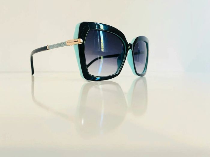 Lunette de soleil femme noire et turquoise bras en strass UV protection catégorie 3 - photo numéro 8
