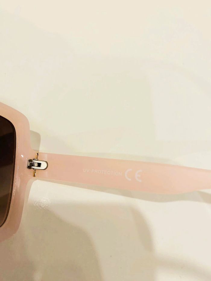 Lunette de soleil fel carrée rose verres dégradés uvprotection taille moyenne - photo numéro 4