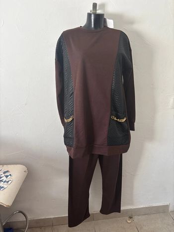 Ensemble, Femme, 737