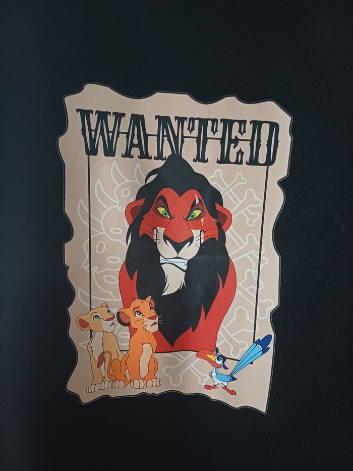 Sweat noir Scar "wanted" Le roi lion Disney - photo numéro 2