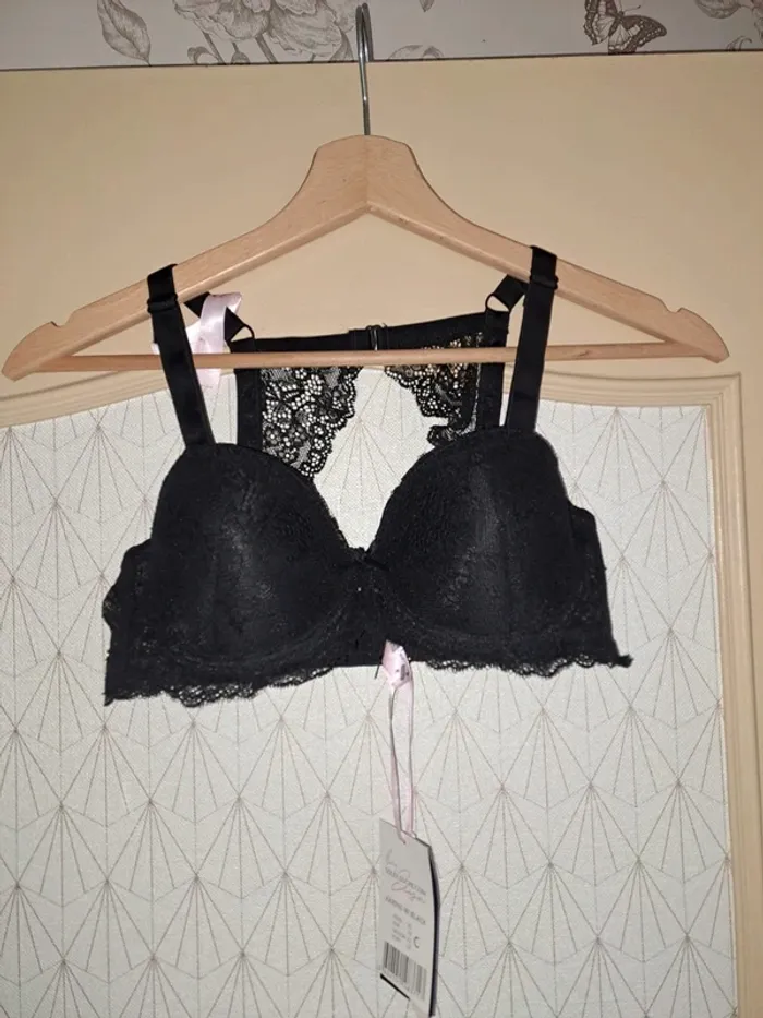 Soutien gorge NEUF avec étiquette noir dos dentelle Soleil sucré rembourré 85C - photo numéro 2