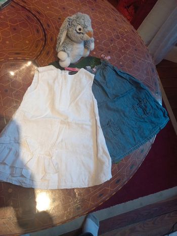Lot 2 belles robes 24 mois blanche et jean