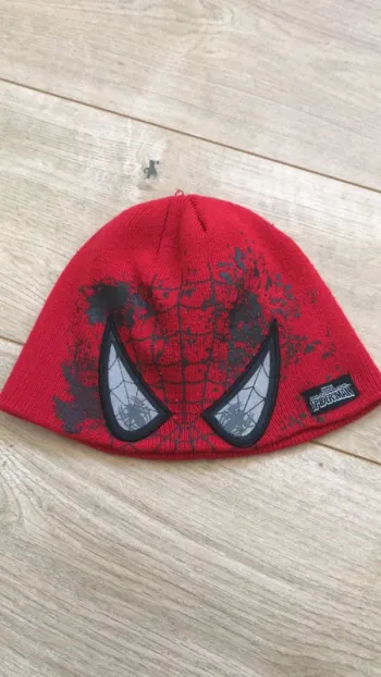Bonnet Spiderman 53 cm