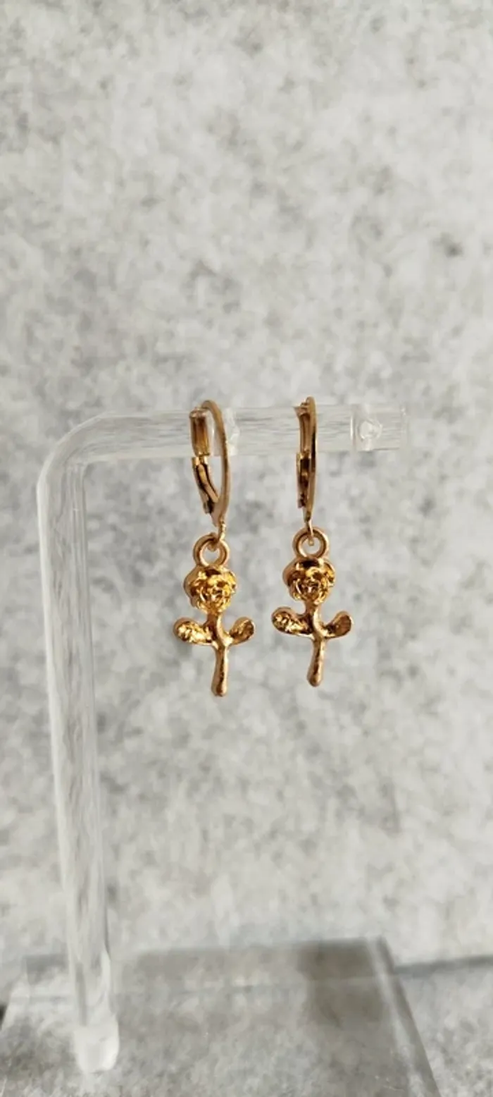 🍄 Boucles d’oreilles ▪ fleur dorée fermoir anneau