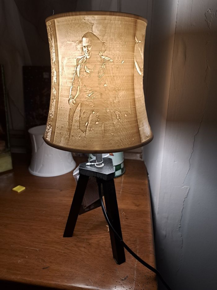 Lampe de chevet en lithophanie loki - photo numéro 4