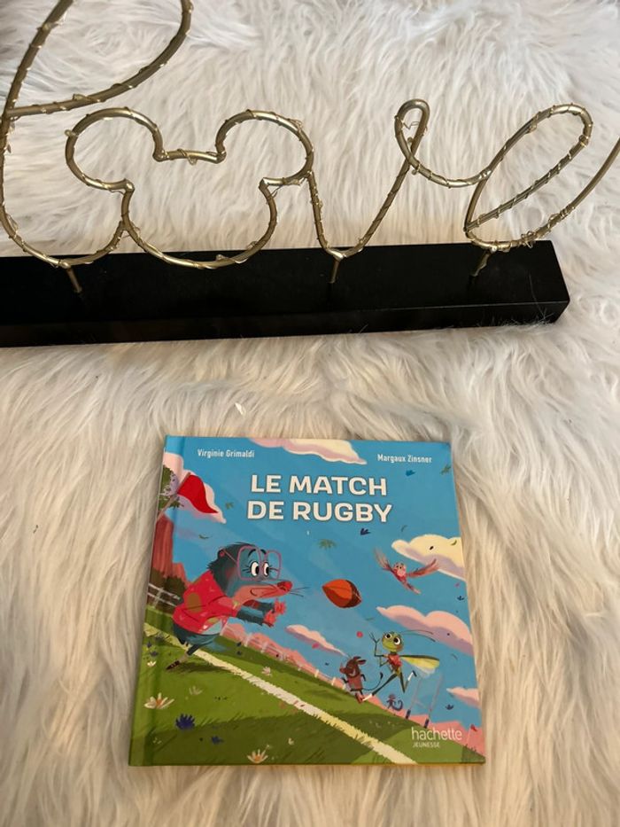 Livre pour les enfants 🥰 le marché de rugby hachette