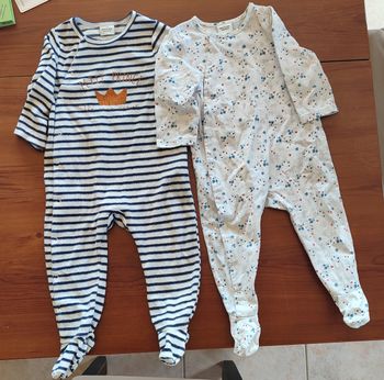 2 pyjamas tape à l'œil 