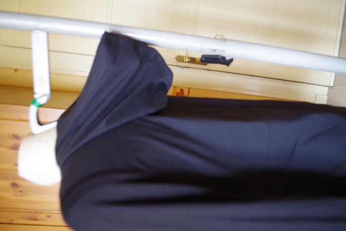 Robe Noir et taupe Un . C Tout  - T. 40 - photo numéro 4