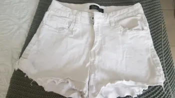 Short strech blanc