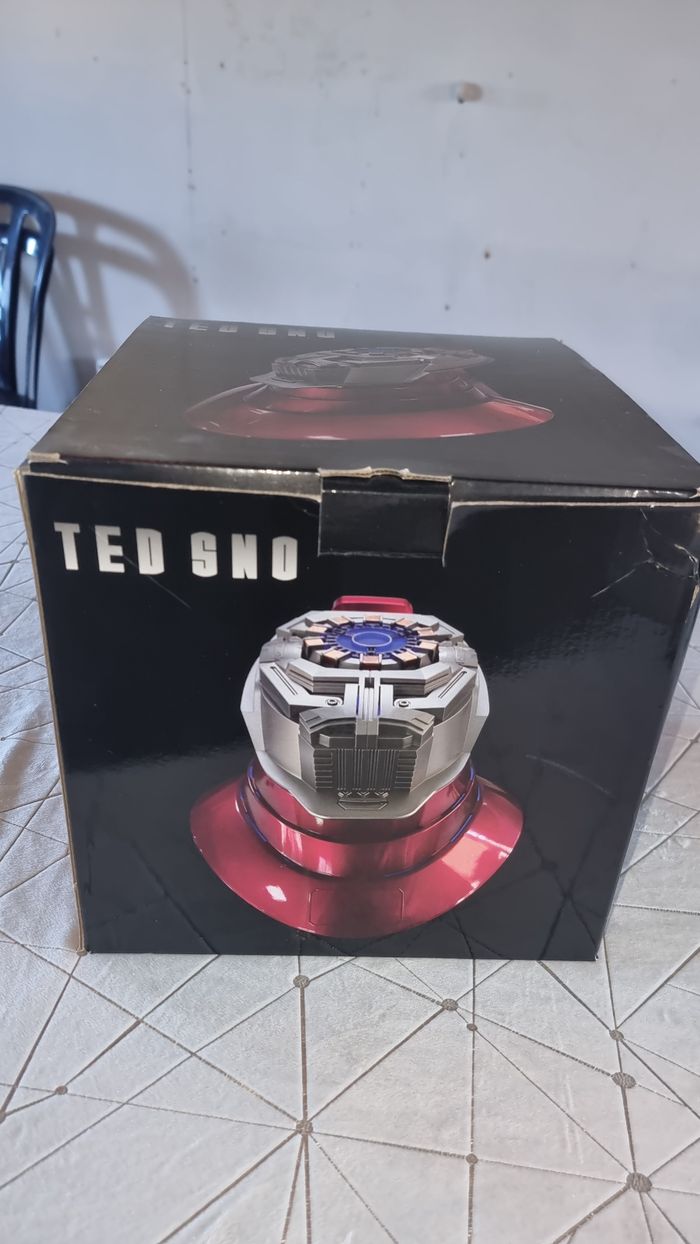 Support casque iron man neuf