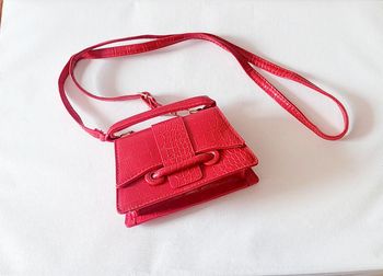 Sac a main rouge motif croco